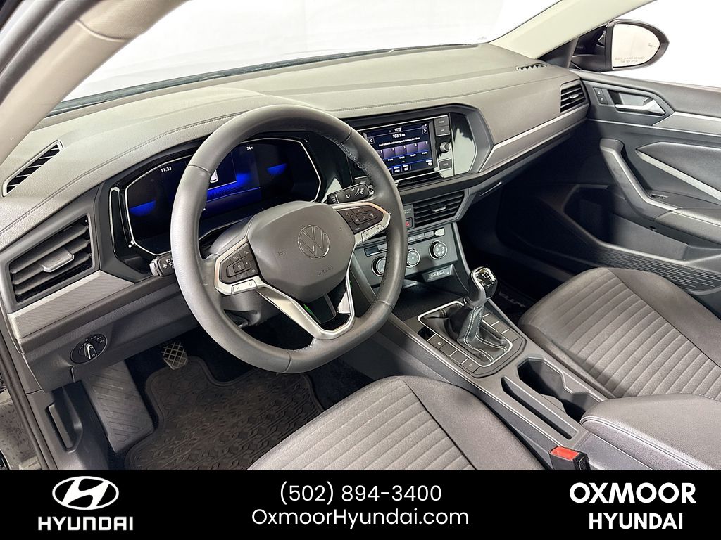 Vehicle image 22 of 29