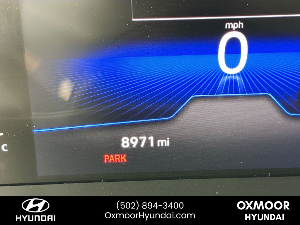 Vehicle image 28 of 29