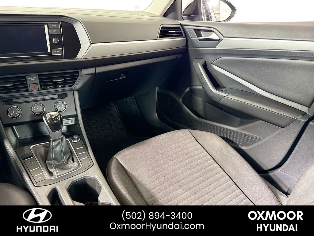 Vehicle image 18 of 29