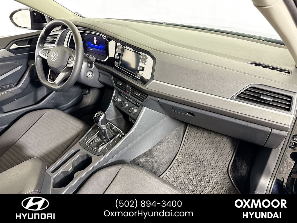 Vehicle image 19 of 29