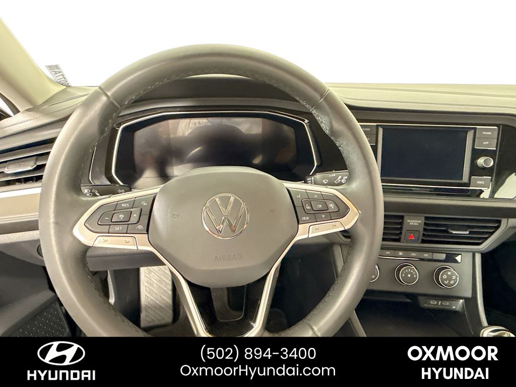 Vehicle image 25 of 29