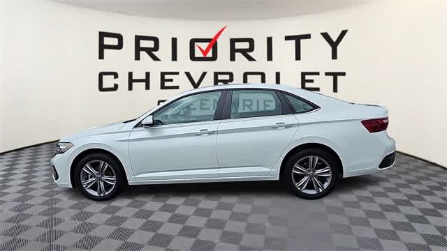 Vehicle image 9 of 31