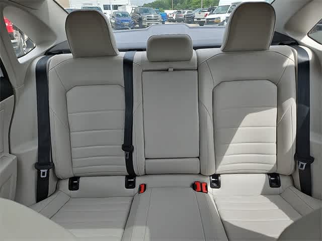 Vehicle image 11 of 31