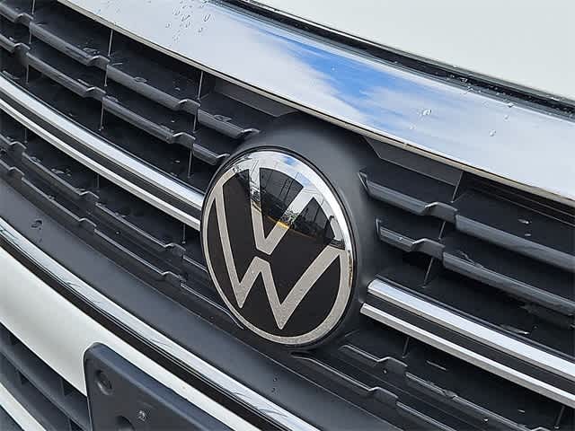 Vehicle image 27 of 31