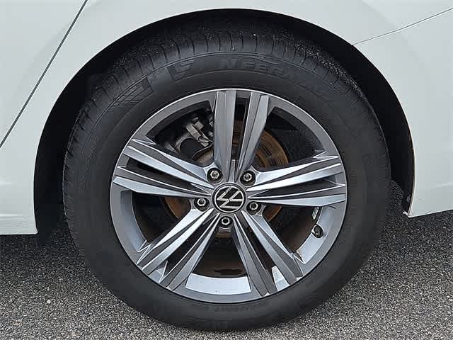 Vehicle image 29 of 31