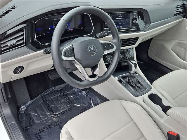 Vehicle image 13 of 31