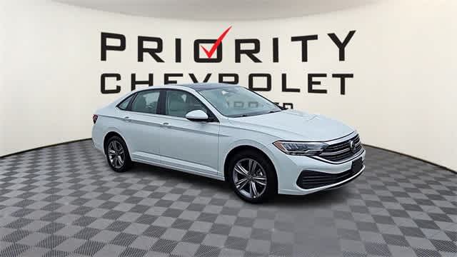 Vehicle image 4 of 31
