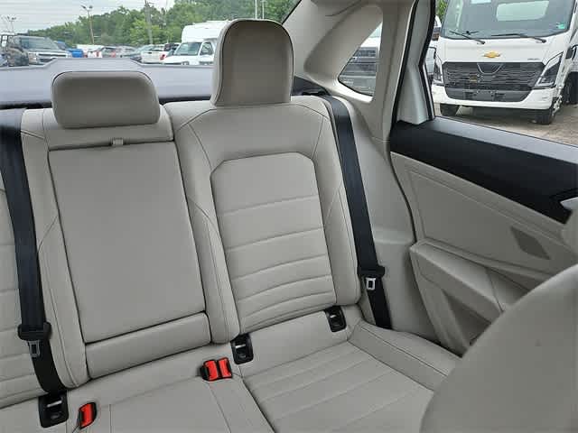 Vehicle image 12 of 31