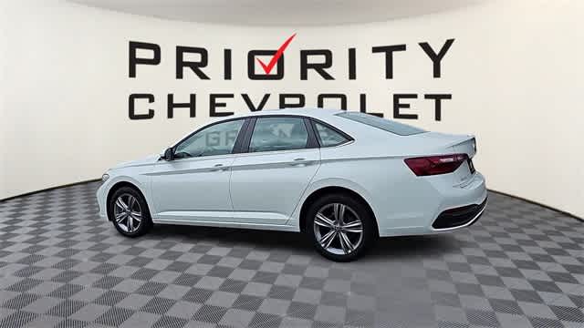 Vehicle image 7 of 31