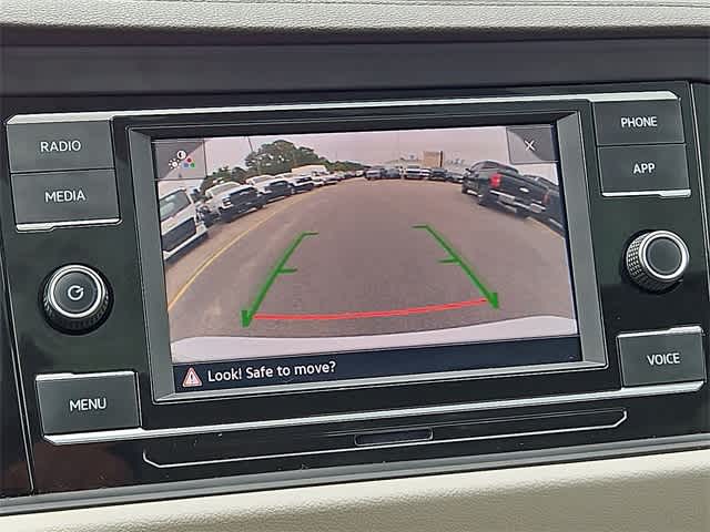 Vehicle image 17 of 31
