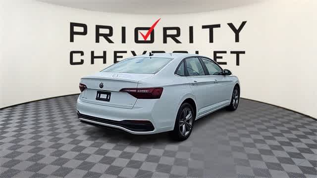 Vehicle image 5 of 31