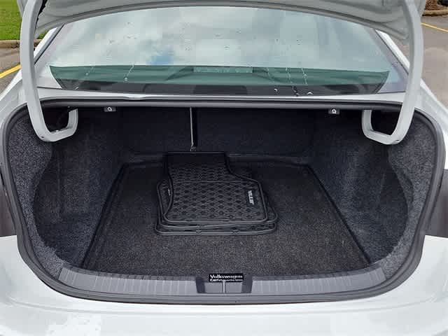 Vehicle image 24 of 31