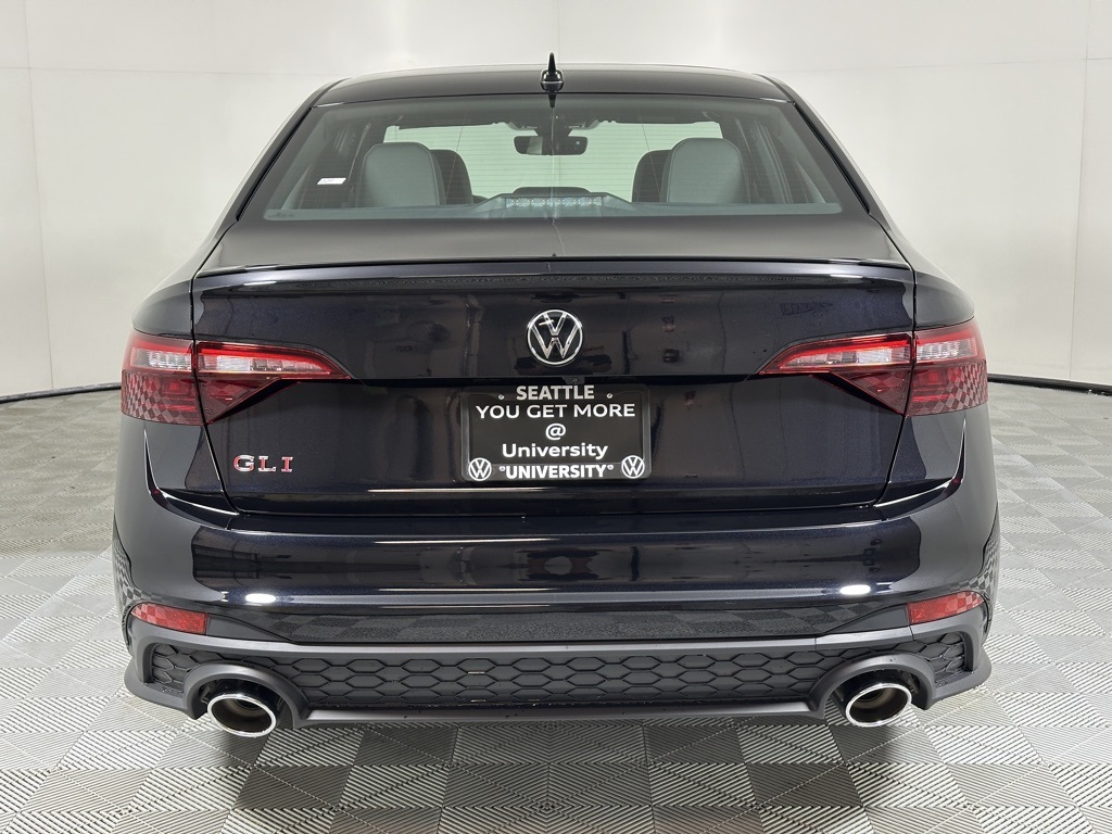 Vehicle image 6 of 19