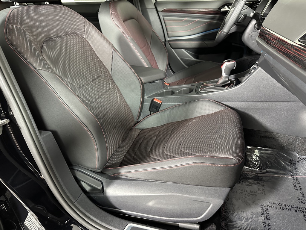 Vehicle image 12 of 19