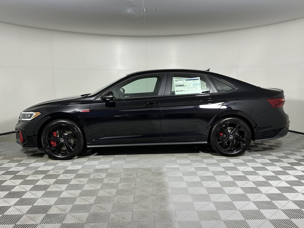 Vehicle image 4 of 19