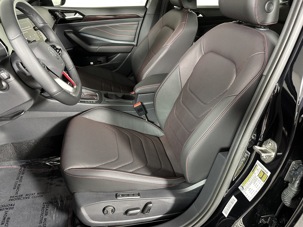 Vehicle image 9 of 19