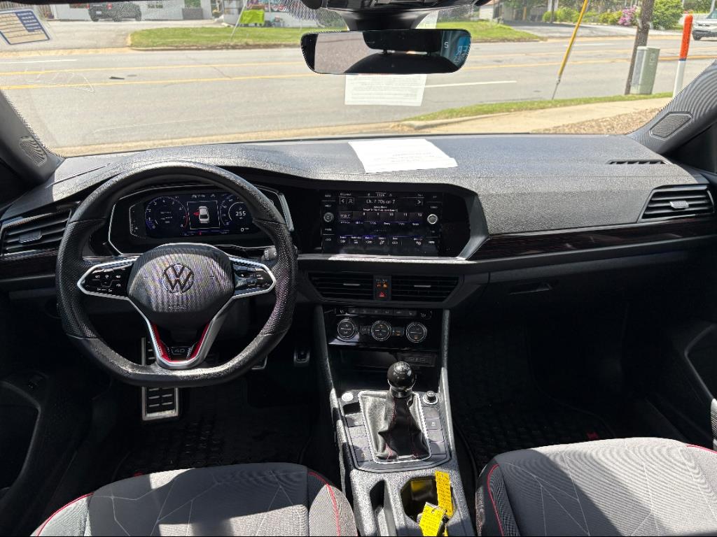 Vehicle image 6 of 24