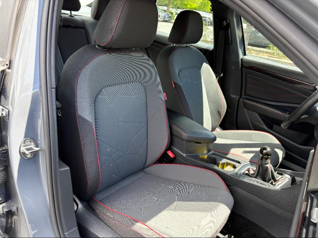 Vehicle image 17 of 24