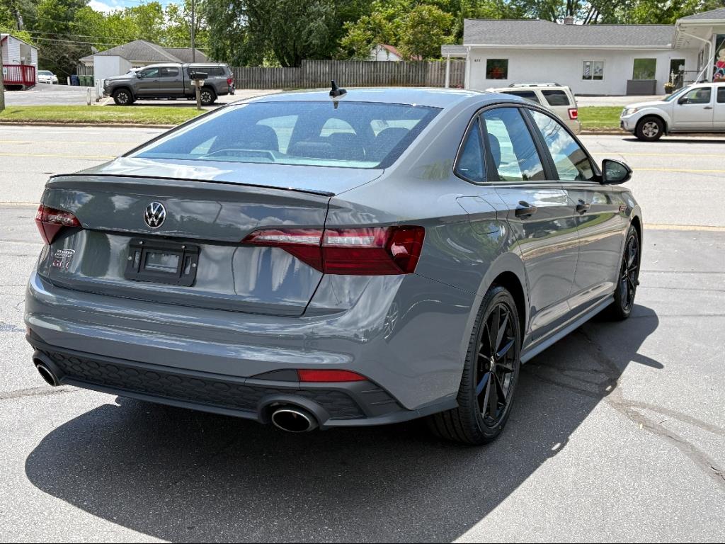Vehicle image 3 of 24