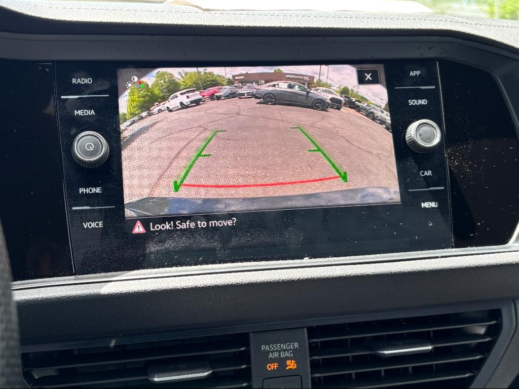 Vehicle image 8 of 24