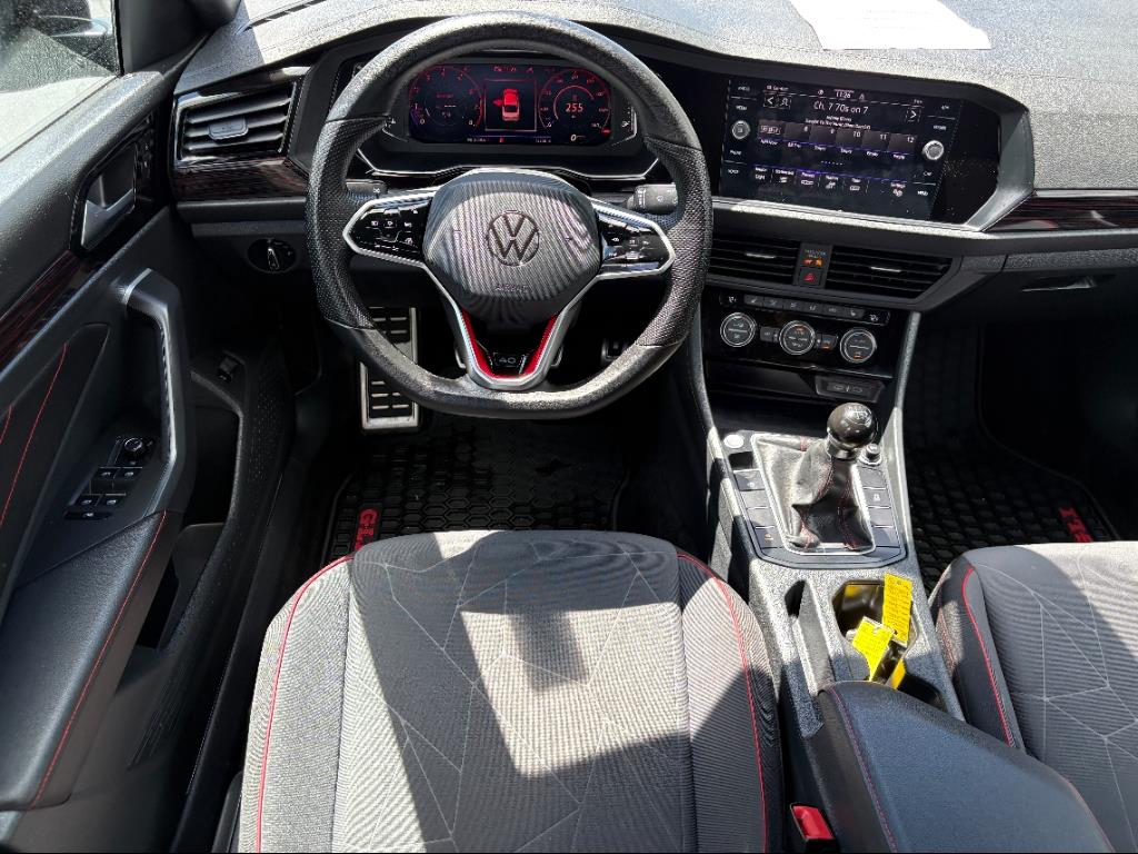 Vehicle image 20 of 24