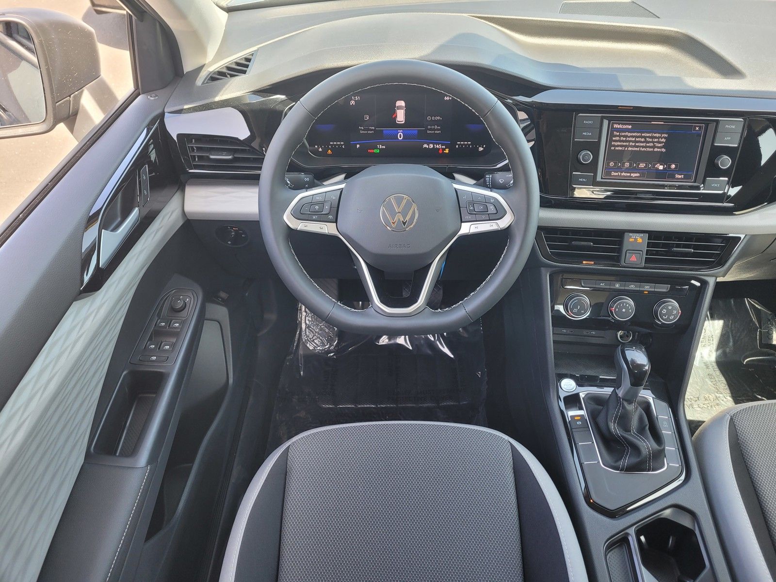 Vehicle image 11 of 17