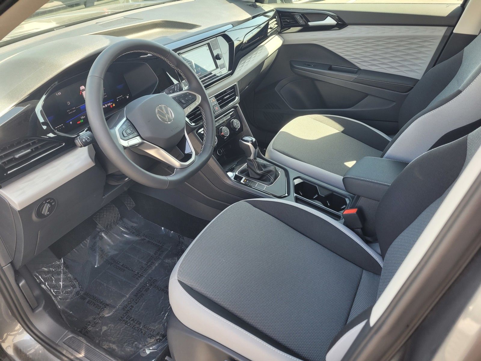 Vehicle image 14 of 17