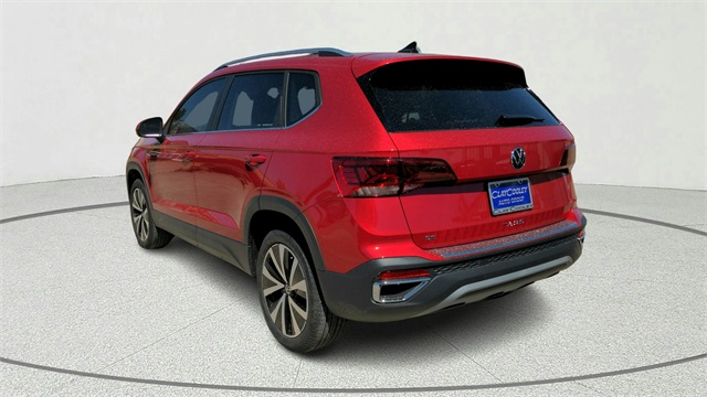 2024 Volkswagen Taos SE Image 6 of 24