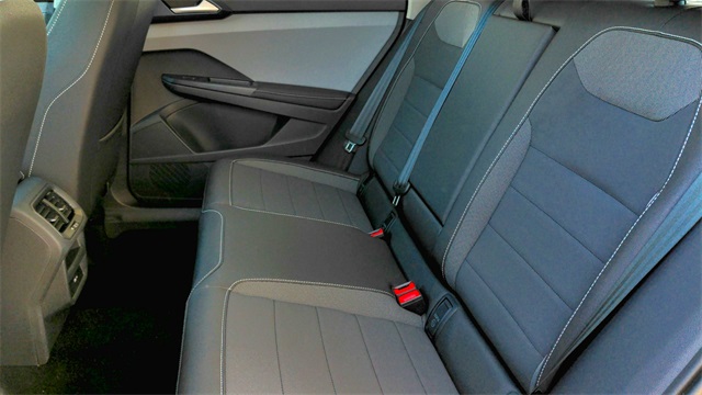 2024 Volkswagen Taos SE Image 11 of 24