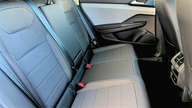 2024 Volkswagen Taos SE Image 10 of 24