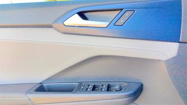 2024 Volkswagen Taos SE Image 19 of 24