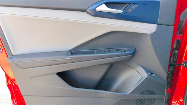 2024 Volkswagen Taos SE Image 18 of 24