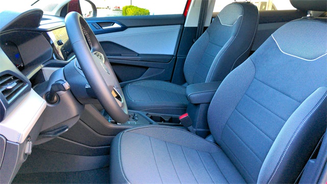 2024 Volkswagen Taos SE Image 9 of 24