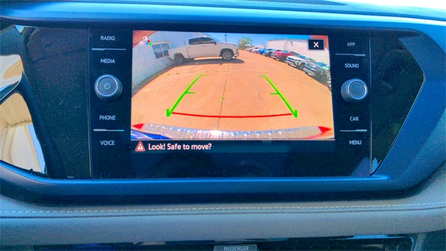 2024 Volkswagen Taos SE Image 16 of 24