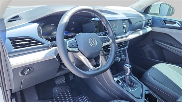 2024 Volkswagen Taos SE Image 18 of 50