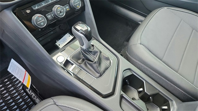 2024 Volkswagen Taos SE Image 27 of 50