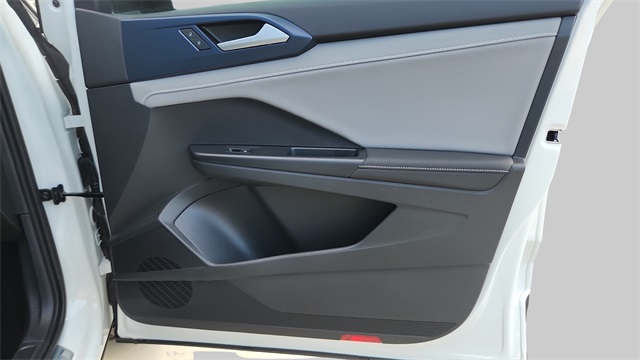 2024 Volkswagen Taos SE Image 34 of 50