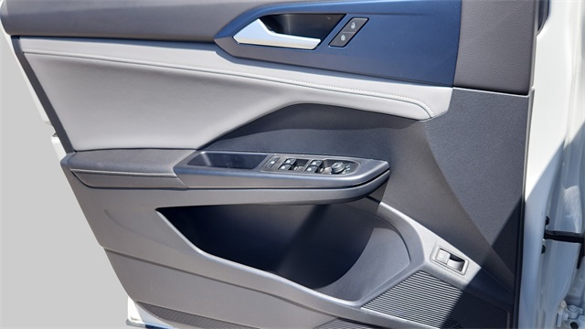 2024 Volkswagen Taos SE Image 29 of 50