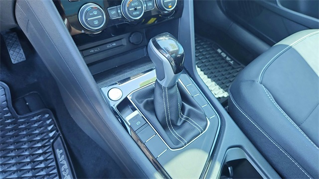 2024 Volkswagen Taos SE Image 28 of 50