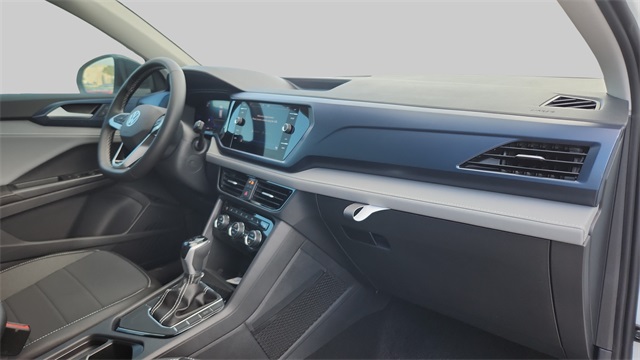2024 Volkswagen Taos SE Image 17 of 50