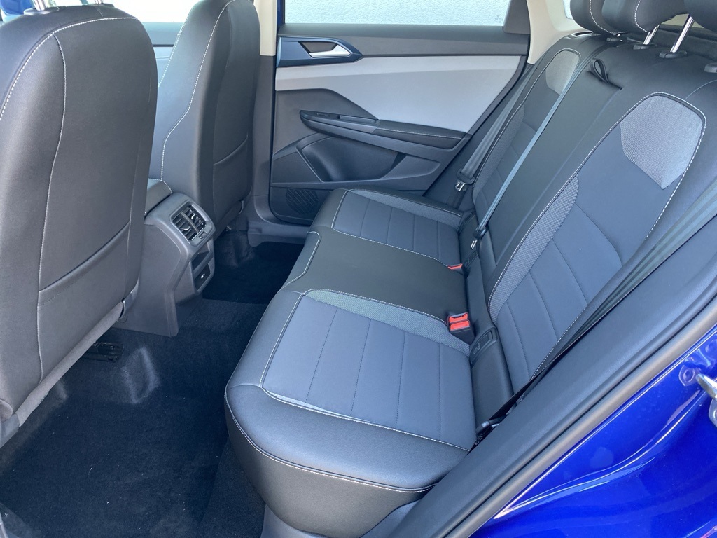 Vehicle image 13 of 33