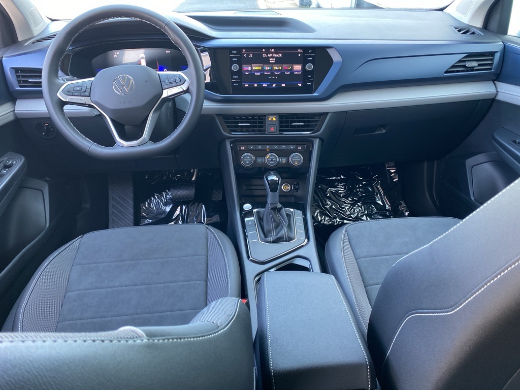 Vehicle image 32 of 33
