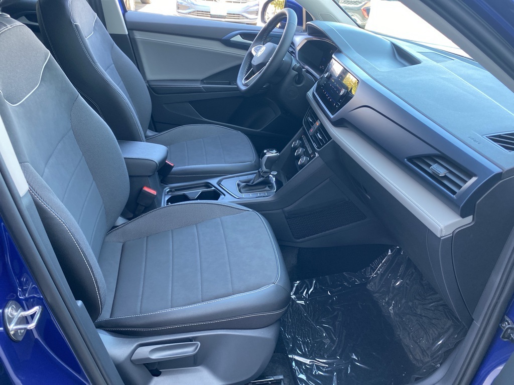 Vehicle image 14 of 33