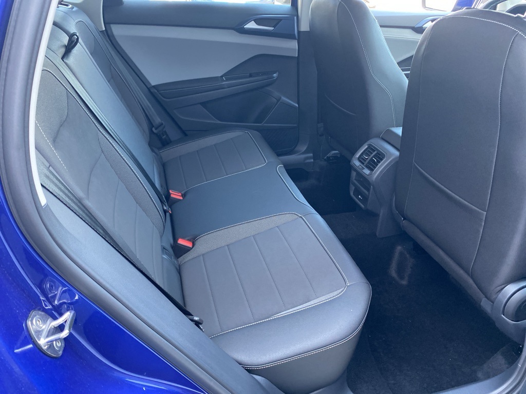 Vehicle image 12 of 33
