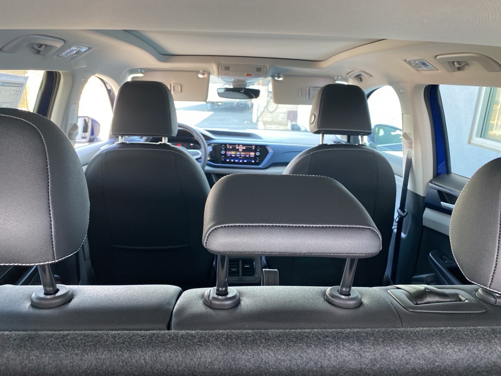 Vehicle image 16 of 33