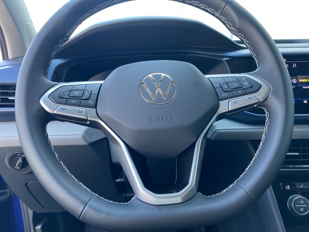 Vehicle image 19 of 33