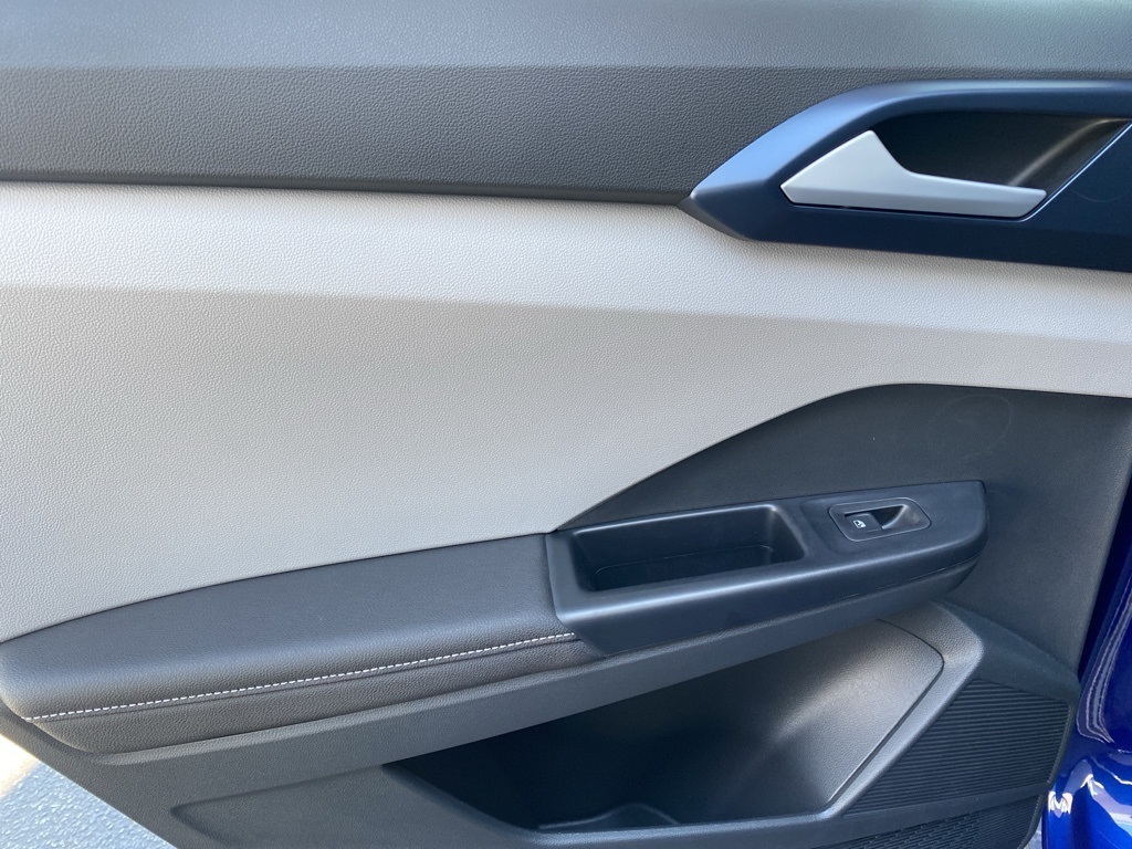 Vehicle image 22 of 33