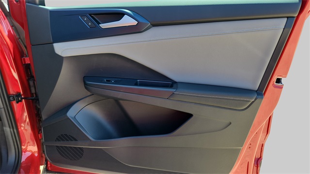2024 Volkswagen Taos SE Image 23 of 32
