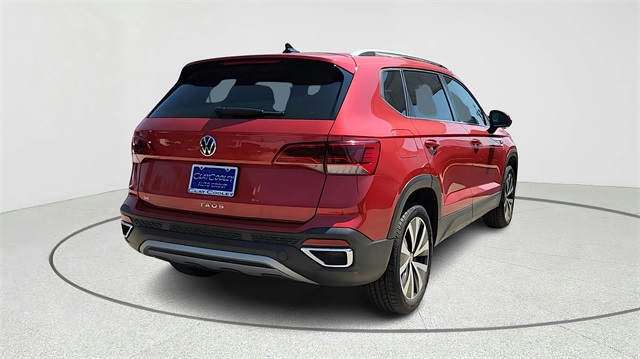 2024 Volkswagen Taos SE Image 5 of 32