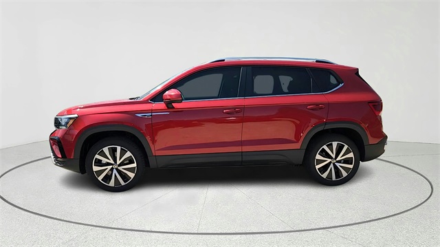 2024 Volkswagen Taos SE Image 8 of 32